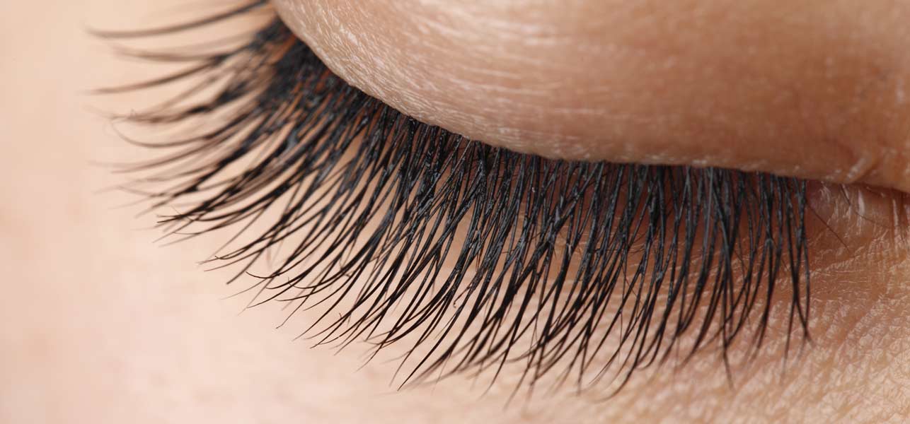 Home Remedies To Grow Thicker and Longer Eyelashes