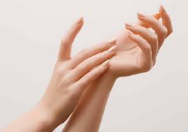 “Anti-Aging Hand Masks: Natural Hand Treatments to Smooth and Soften”